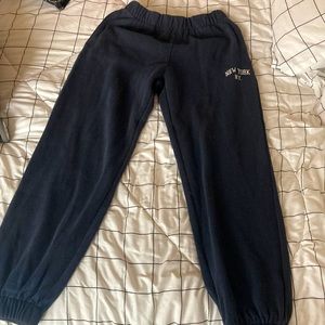 Brandy Melville navy blue sweatpants (New York)